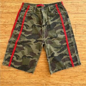 Signature8 Camouflage Women's Bermudas with Red Trim